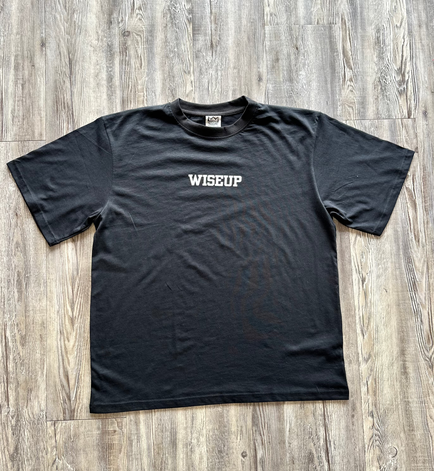 Classic WISEUP Collegiate Tee
