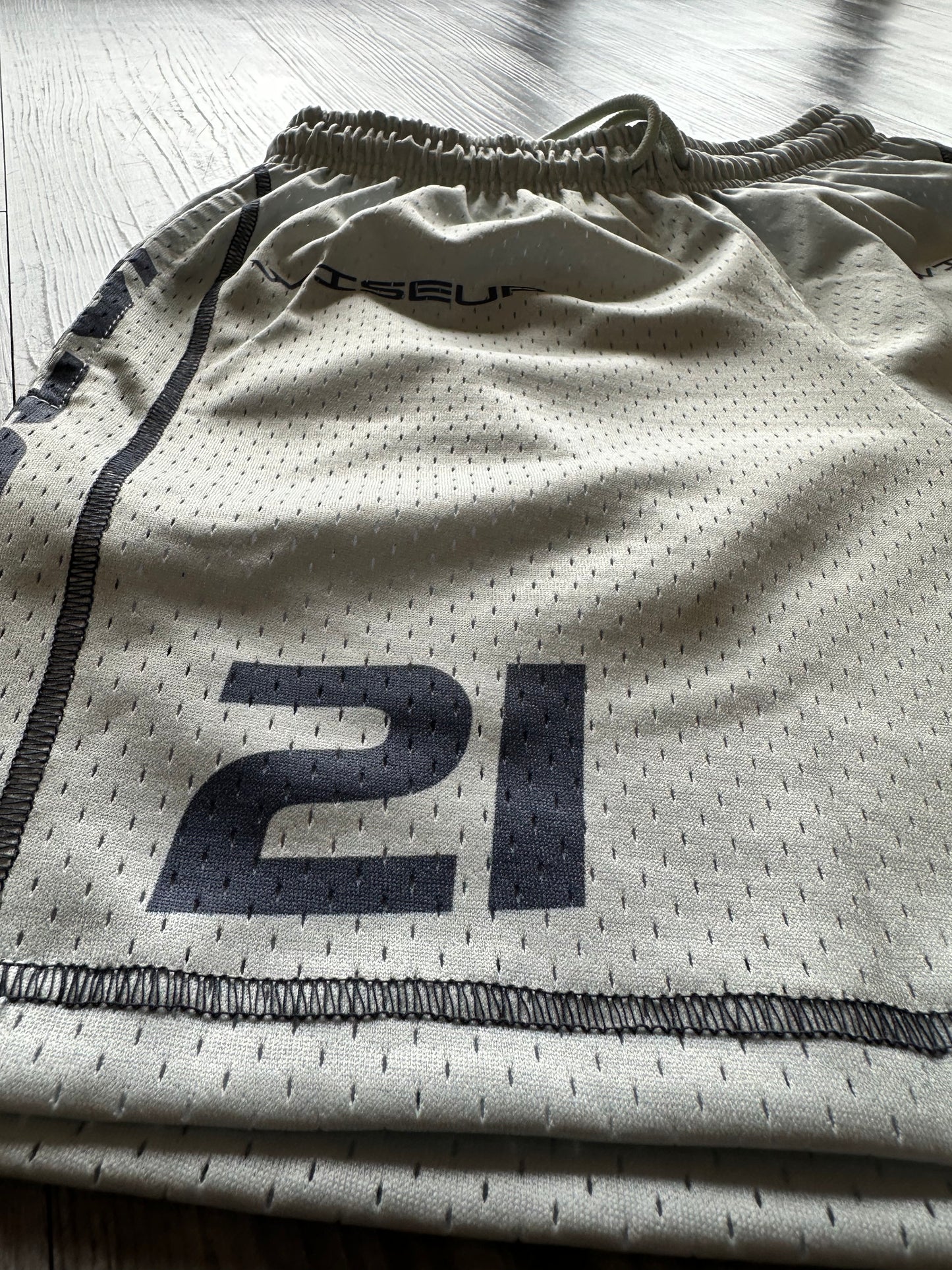 WISEUP SPORTS 5' MESH SHORTS