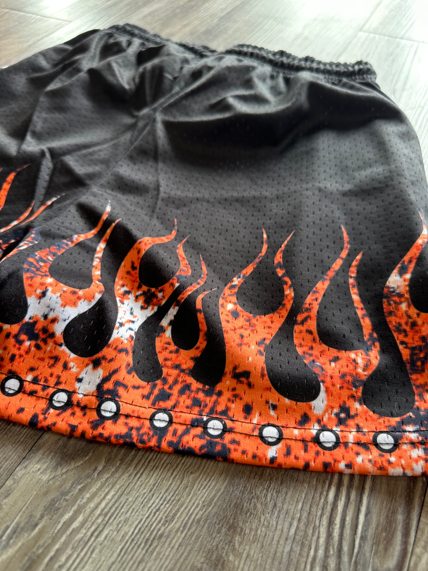 WISEUP "Ignite" Retro Flame 5' Mesh Shorts